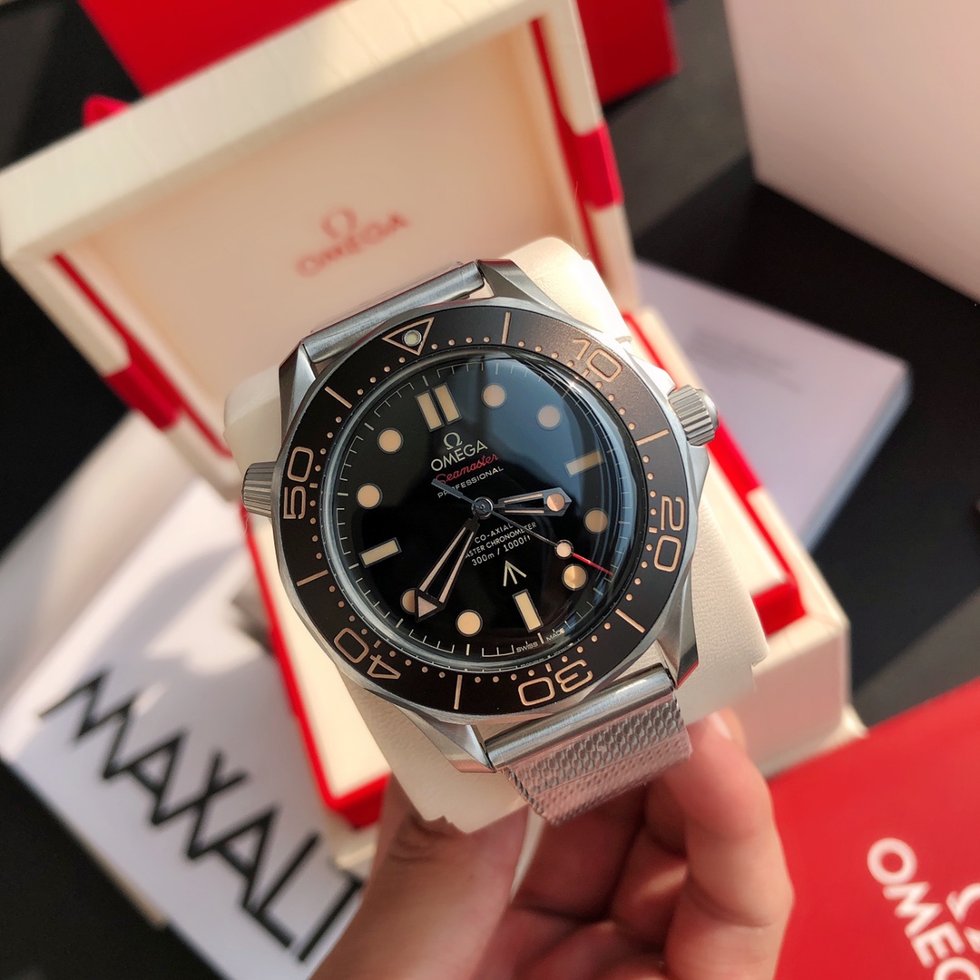 Omega Seamaster 300 – Bond 007 - Image 8