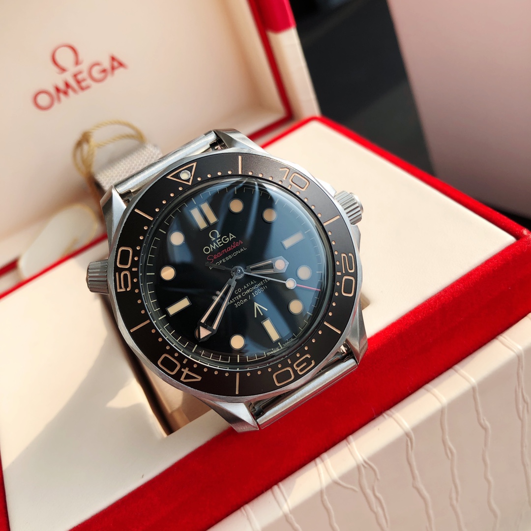 Omega Seamaster 300 – Bond 007 - Image 6