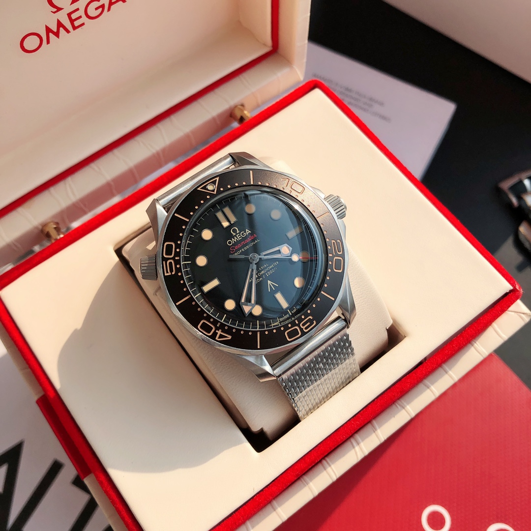 Omega Seamaster 300 – Bond 007 - Image 3
